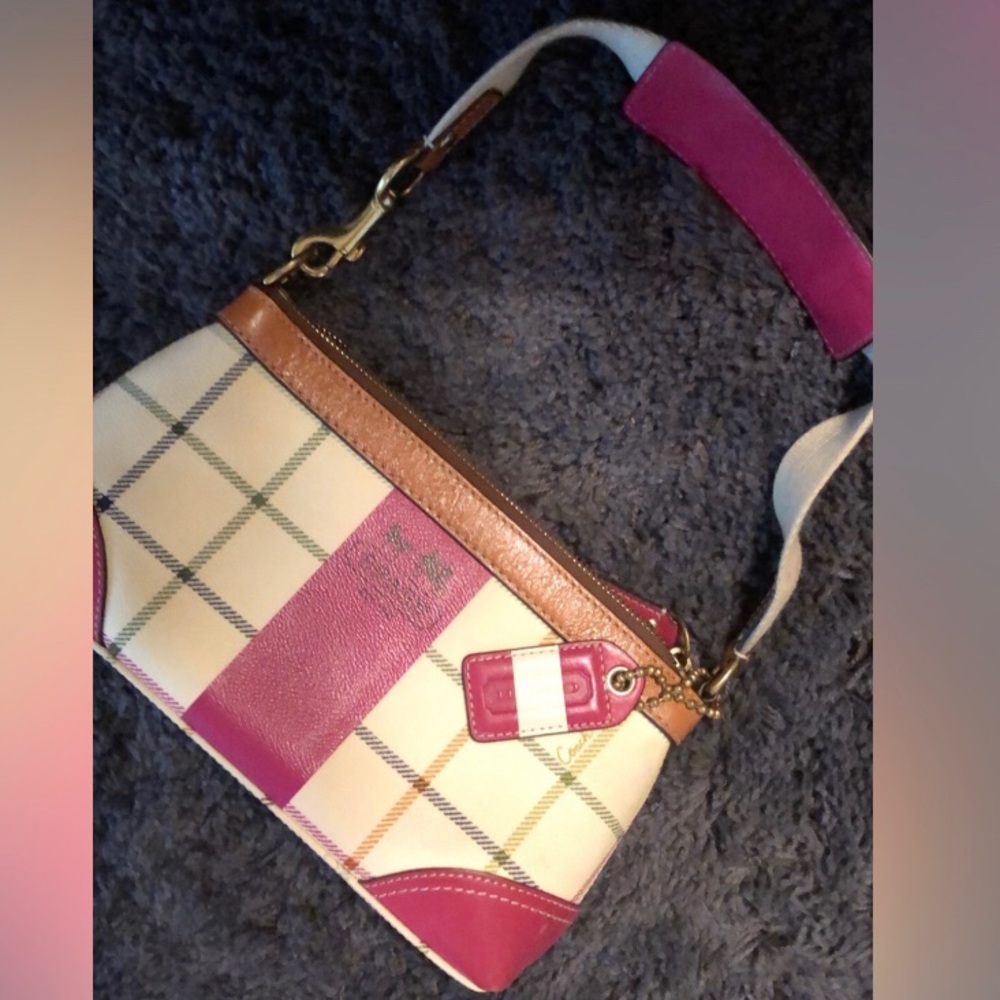 Coach Clutch 💯 Authentic